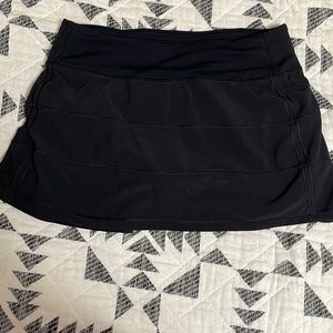 Lululemon skirt size 4